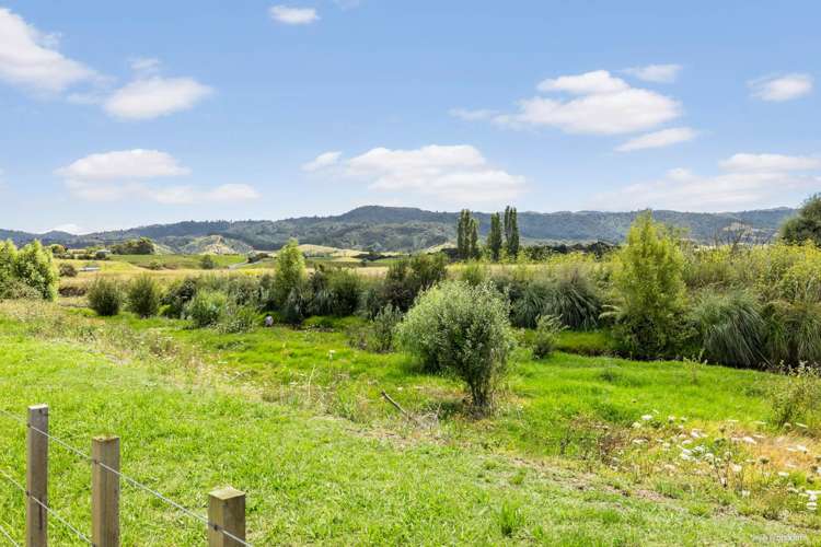 1209 East Coast Road Whakatiwai_11