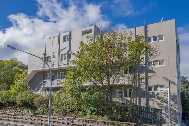 1/68 Hill Street Thorndon_13