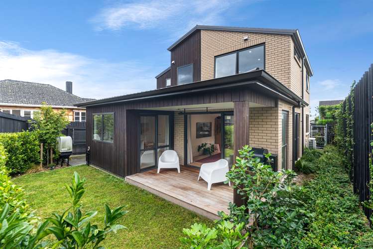 16a Range View Road Mount Albert_16