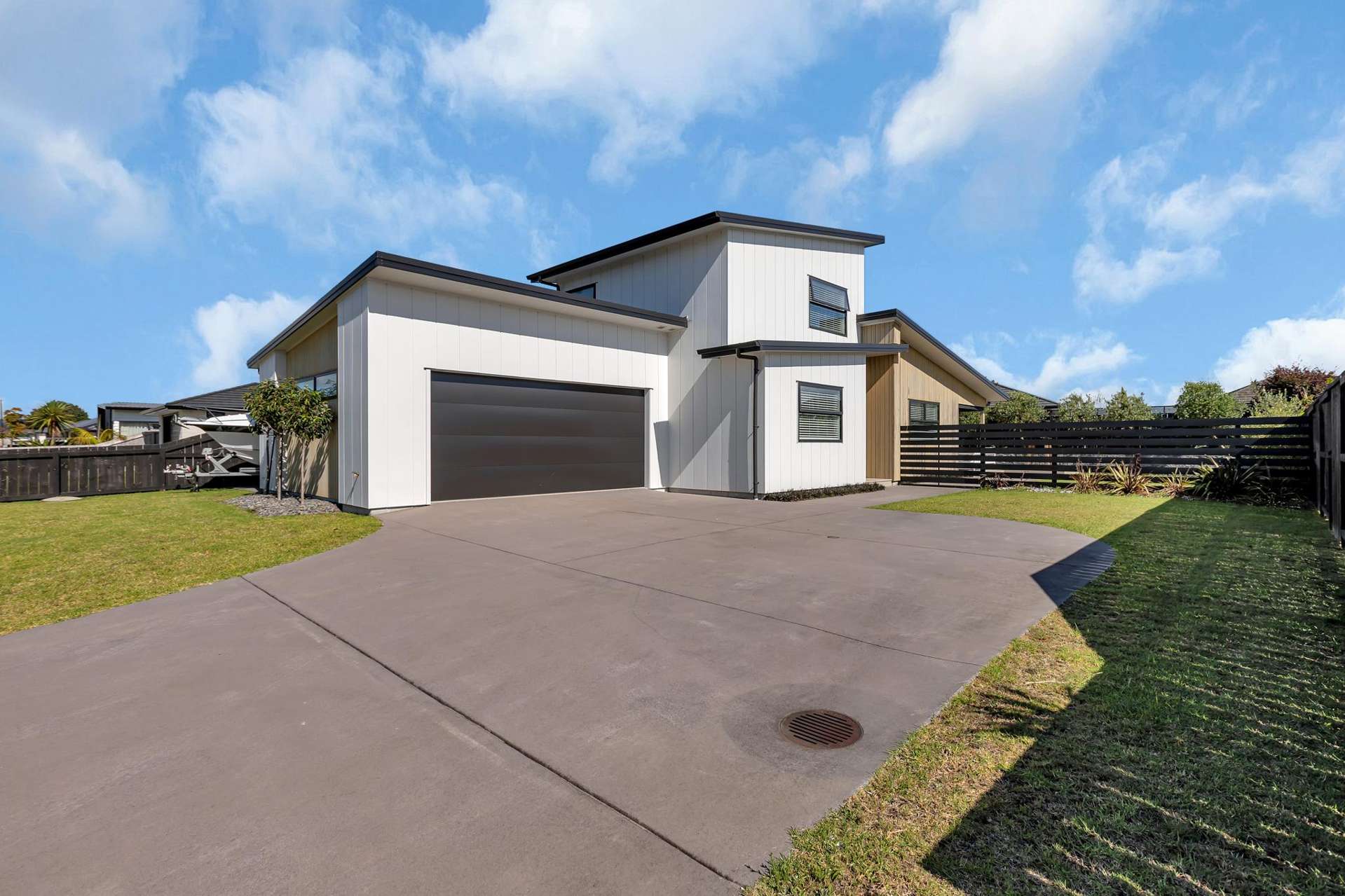 11 Olney Court One Tree Point_0