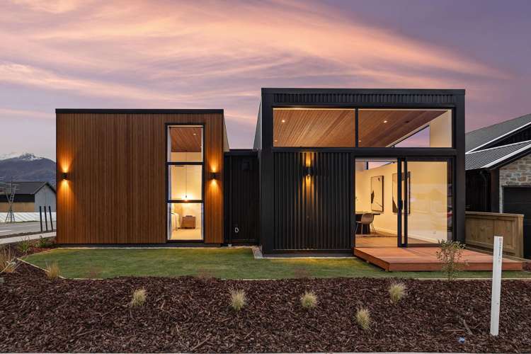 11 Rowe Drive, Hanley's Farm_1