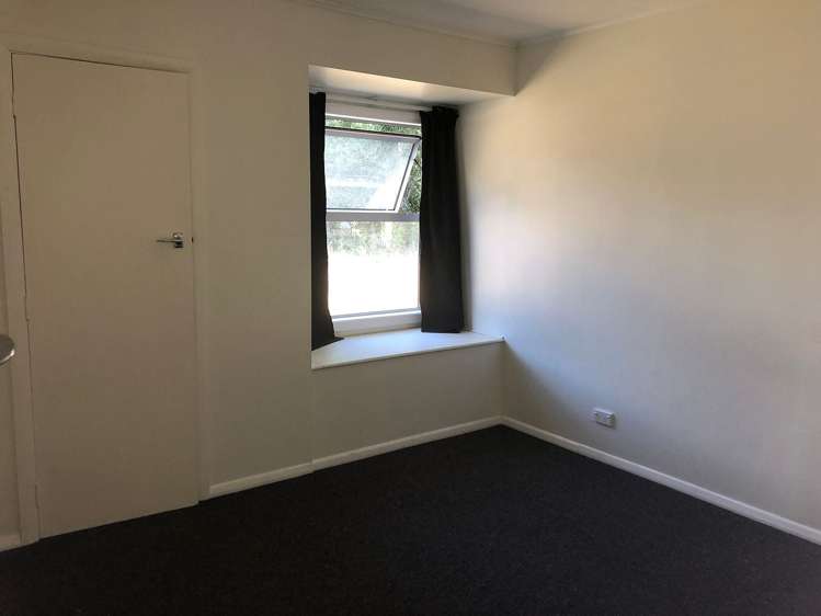 427 High Street South Carterton_11