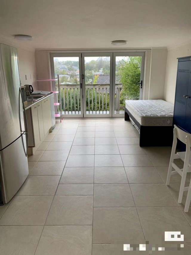 1/8 Knightsbridge Drive Forrest Hill_3