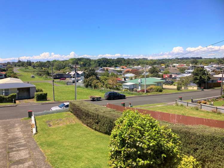 75 Mould Street Waitara_14
