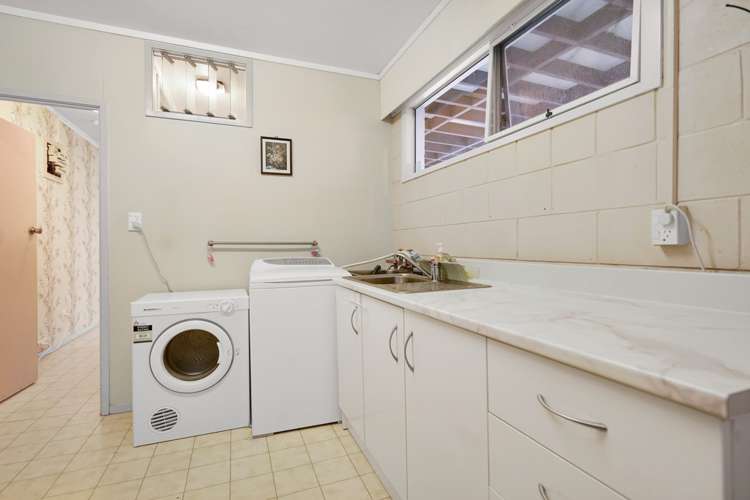 16 Taitua Drive Te Atatu South_18