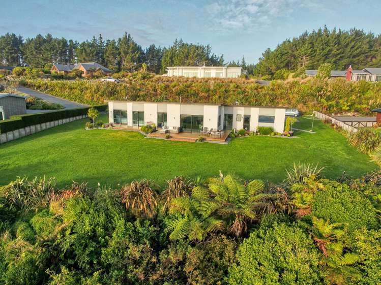 14 Tasman View Road Paroa_4