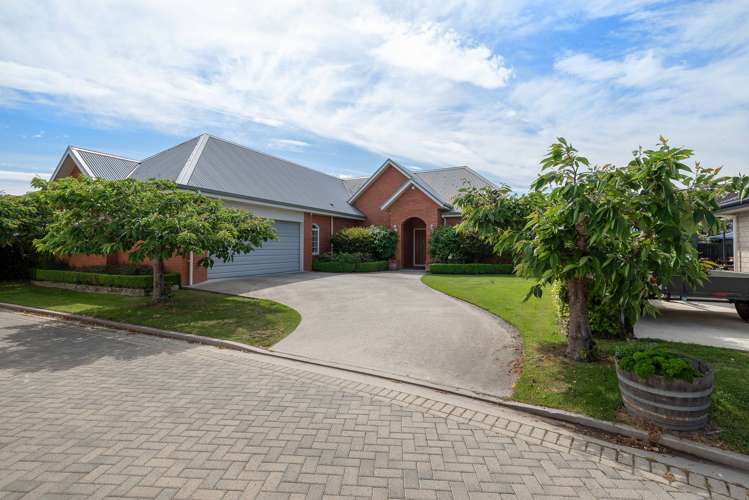 11 Roussel Place Springlands_24