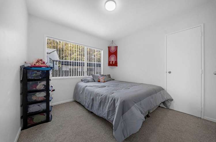 2/7 Barneys Farm Road Clendon Park_10