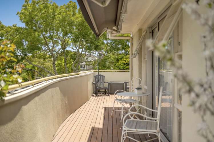 5 Borrowdace Avenue Botany Downs_27