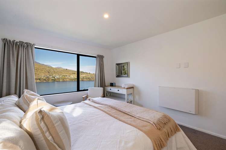 22 Golden Terrace Queenstown_13