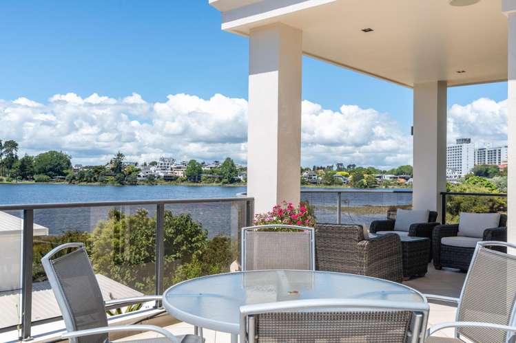 136 Lake Crescent Hamilton Lake_11