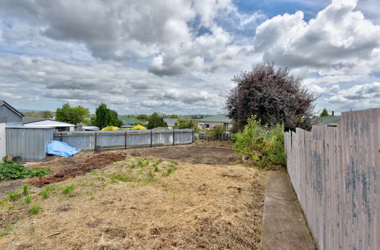 12 Charles Street Gore Surrounds_17