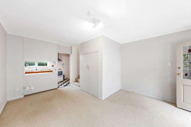 2/35 Esplanade Road Mt Eden_4