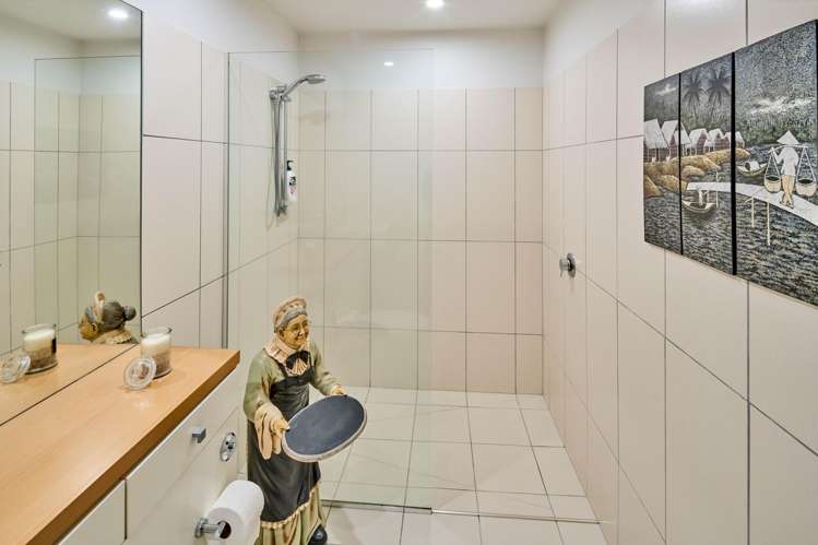 1/16 Oriental Terrace Oriental Bay_19