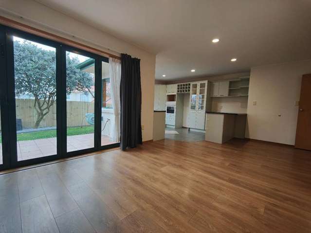 8 Auden Close 2369_2