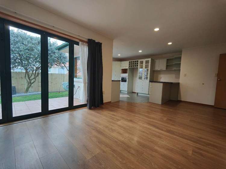 8 Auden Close 2369_2