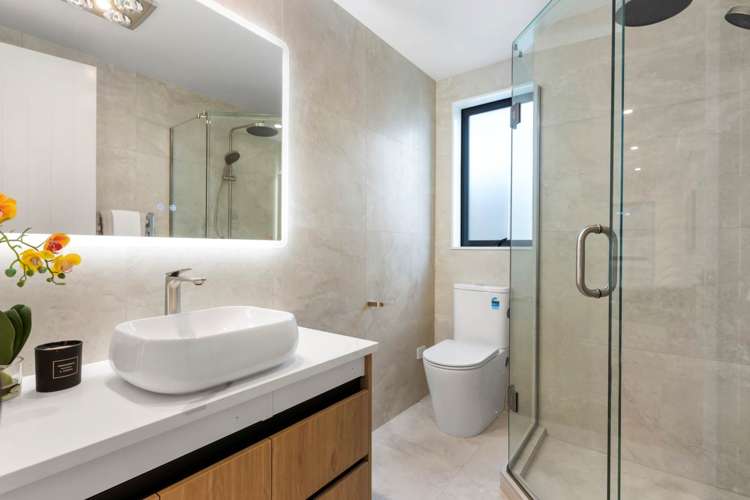 12 Mill Hill Close Flat Bush_30