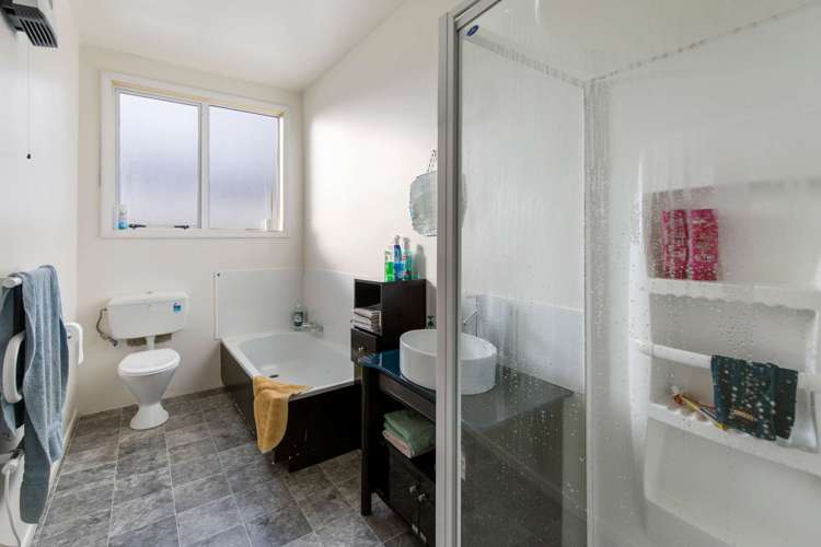 276 No 2 Line Okoia_10