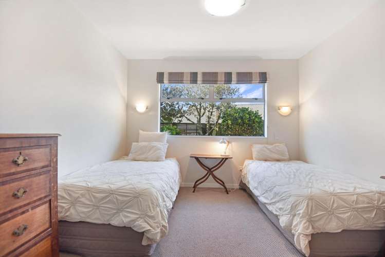 5 Suffolk Drive Otamatea_16