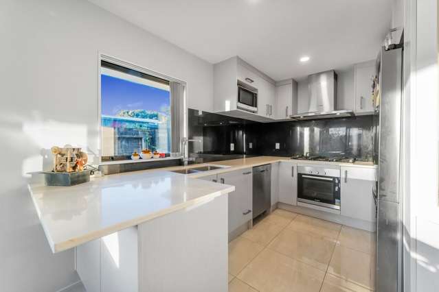 69a Solar Road Glen Eden_4