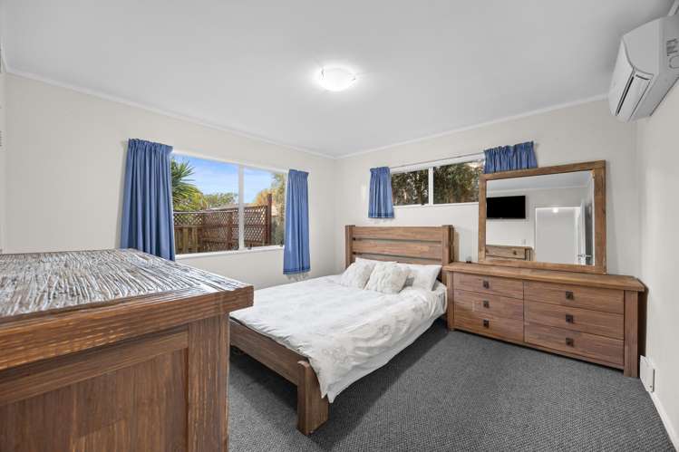 1&2/110 Celtic Crescent Ellerslie_14