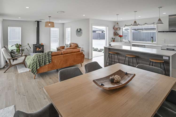 9 Meech Way Frimley_4