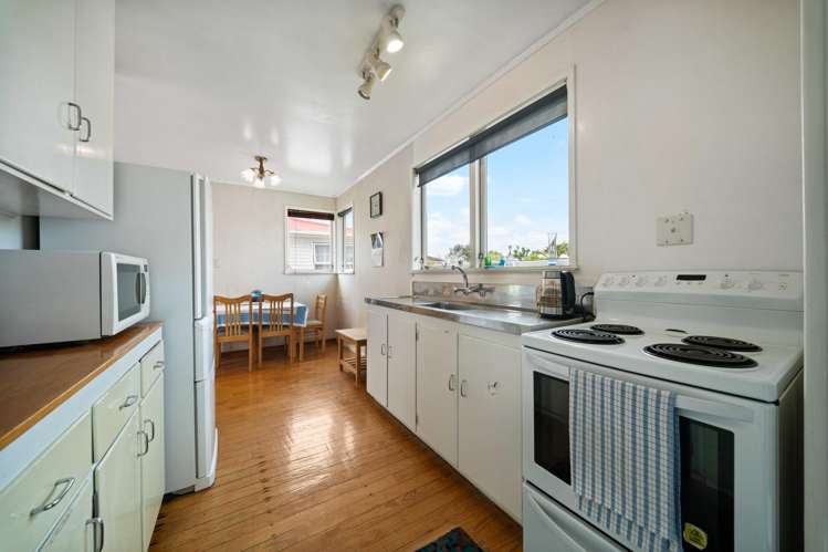 80 Riverpark Crescent Henderson_16