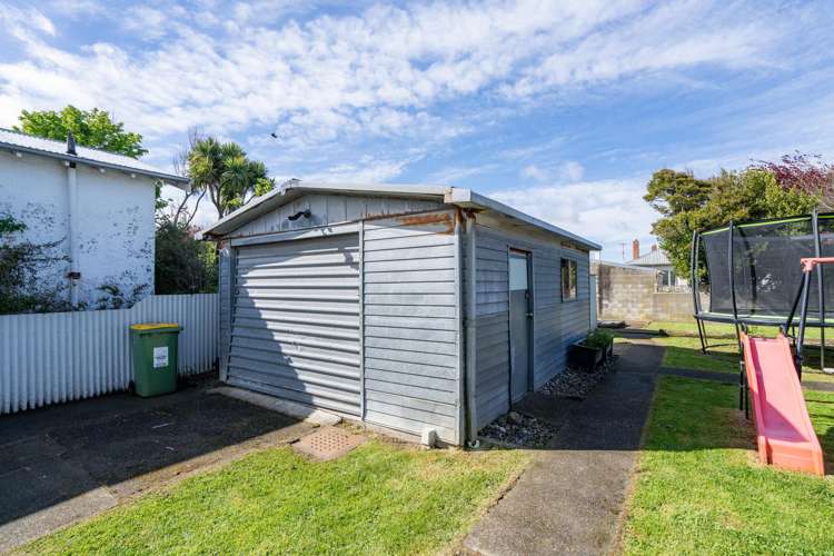 31 Lowe Street Avenal_19