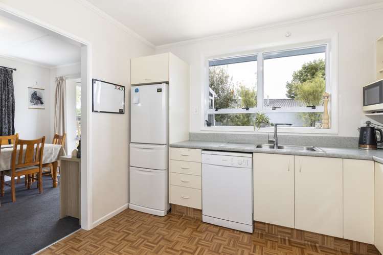 21 Newbourne Crescent Redwoodtown_6