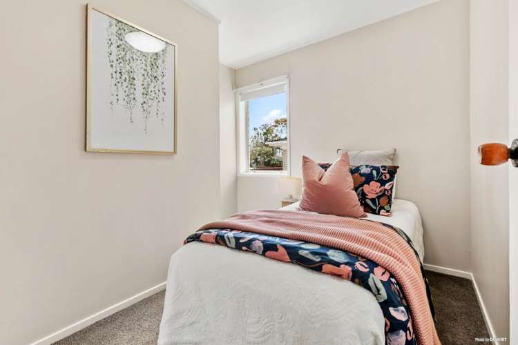 2/5 Ballater Place Highland Park_10