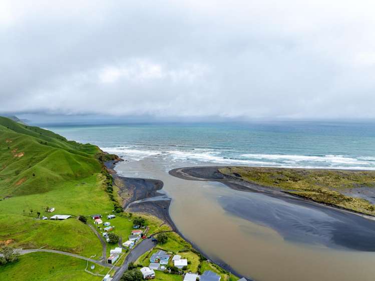 17 Rauparaha Street Marokopa_18