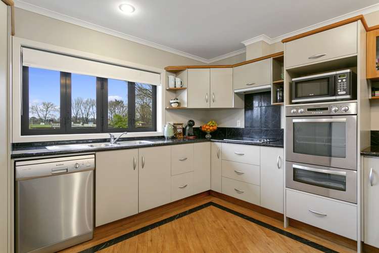 8 Rowling Place Leamington_2