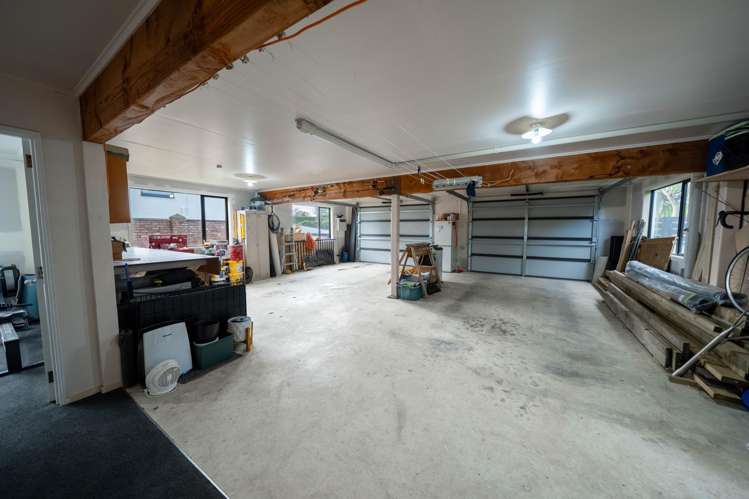 708 Queens Drive Waikiwi_22