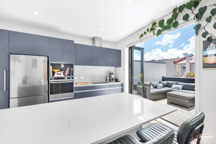 6/39 Nelson Street Petone_6