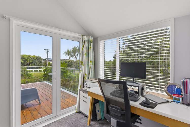 24 Kohutuhutu Road Raumati Beach_10