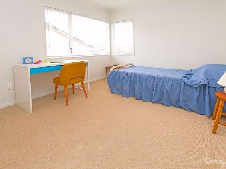 2/12 Mossop Rise Glenfield_11