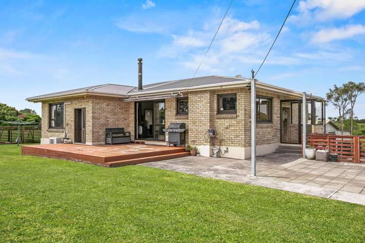 303 Lepper Road Upper Egmont Village_4