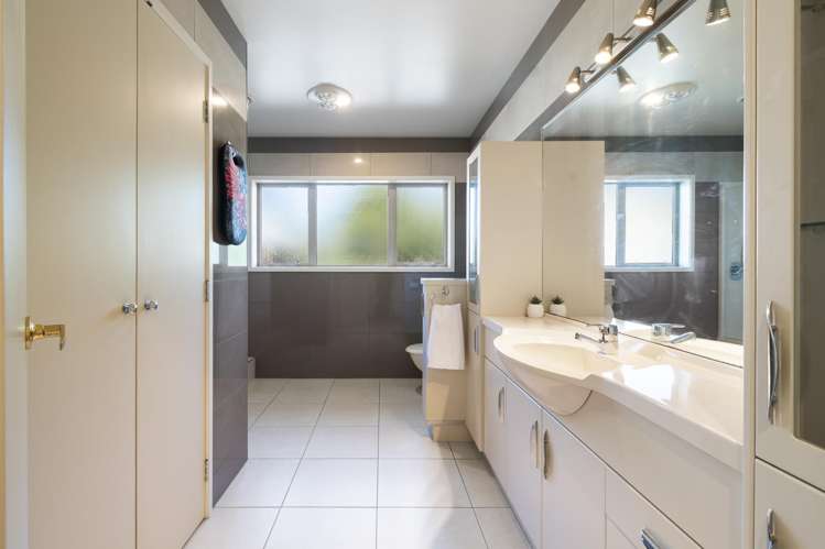 98 Polson Hill Drive Aokautere_17