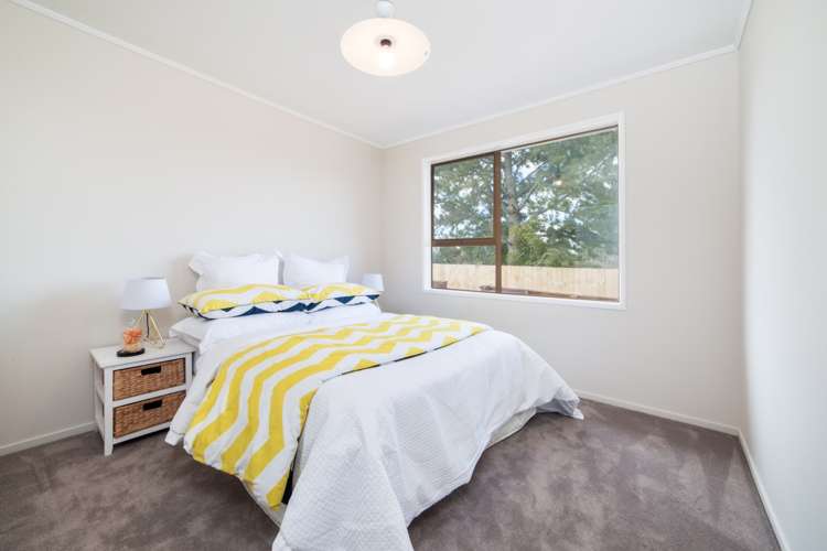 71b Solar Road Glen Eden_11