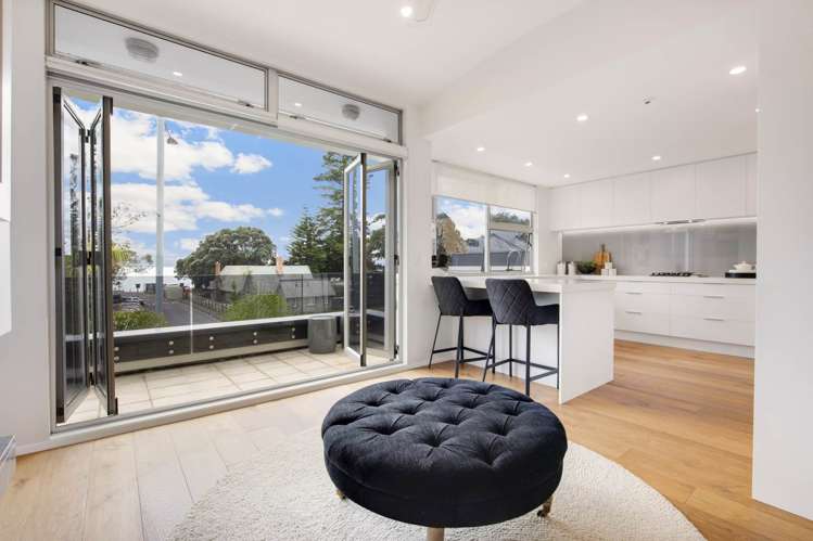 3/31 Tamaki Drive Mission Bay_11