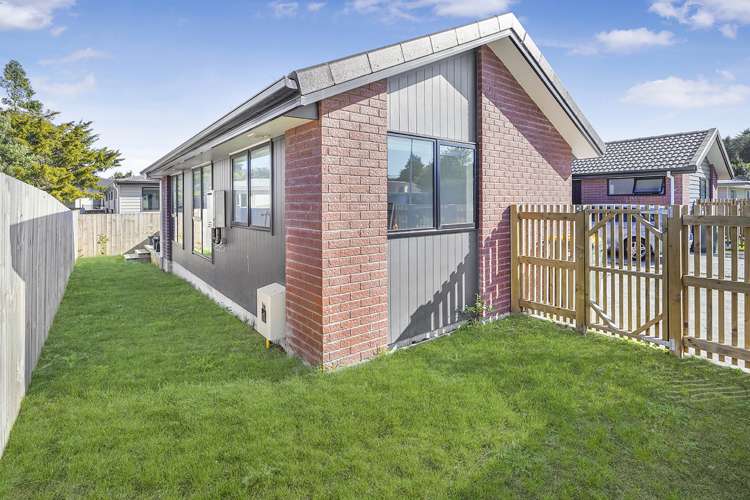 2/3 Helena Road Hillcrest_3