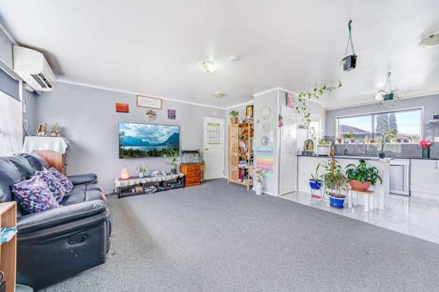 2/12 George Street Mangere East_3