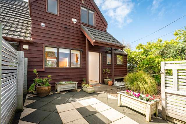 2/10 Paeroa Street Newtown_3