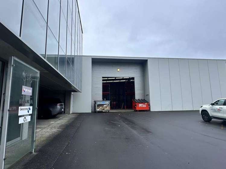 Unit 4/11 Orbit Drive Rosedale_15