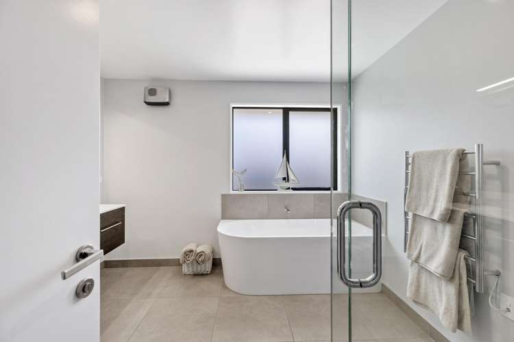 44 Candlesticks Crescent Lincoln_12