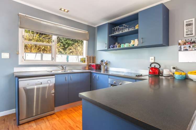 9 Brora Crescent Papakowhai_6