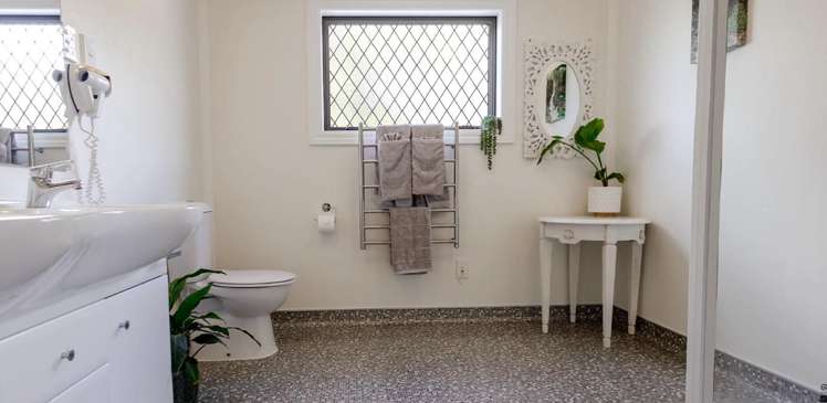 6 Whataroa Highway Harihari_27