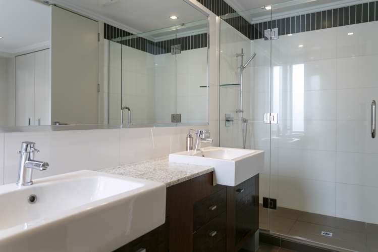 3/225 Lake Terrace Waipahihi_19