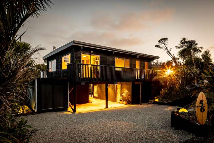 56 Te Ahuahu Road Piha_0