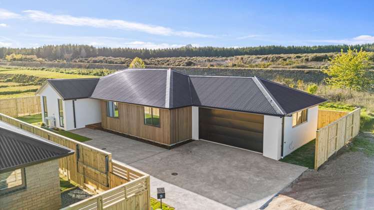 20 Wharariki Rise_1